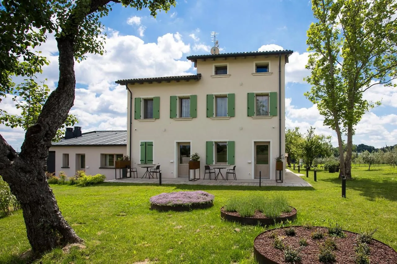 ファームステイ ポンティ・スル・ミンチョ Agriturismo Redoヴィラ